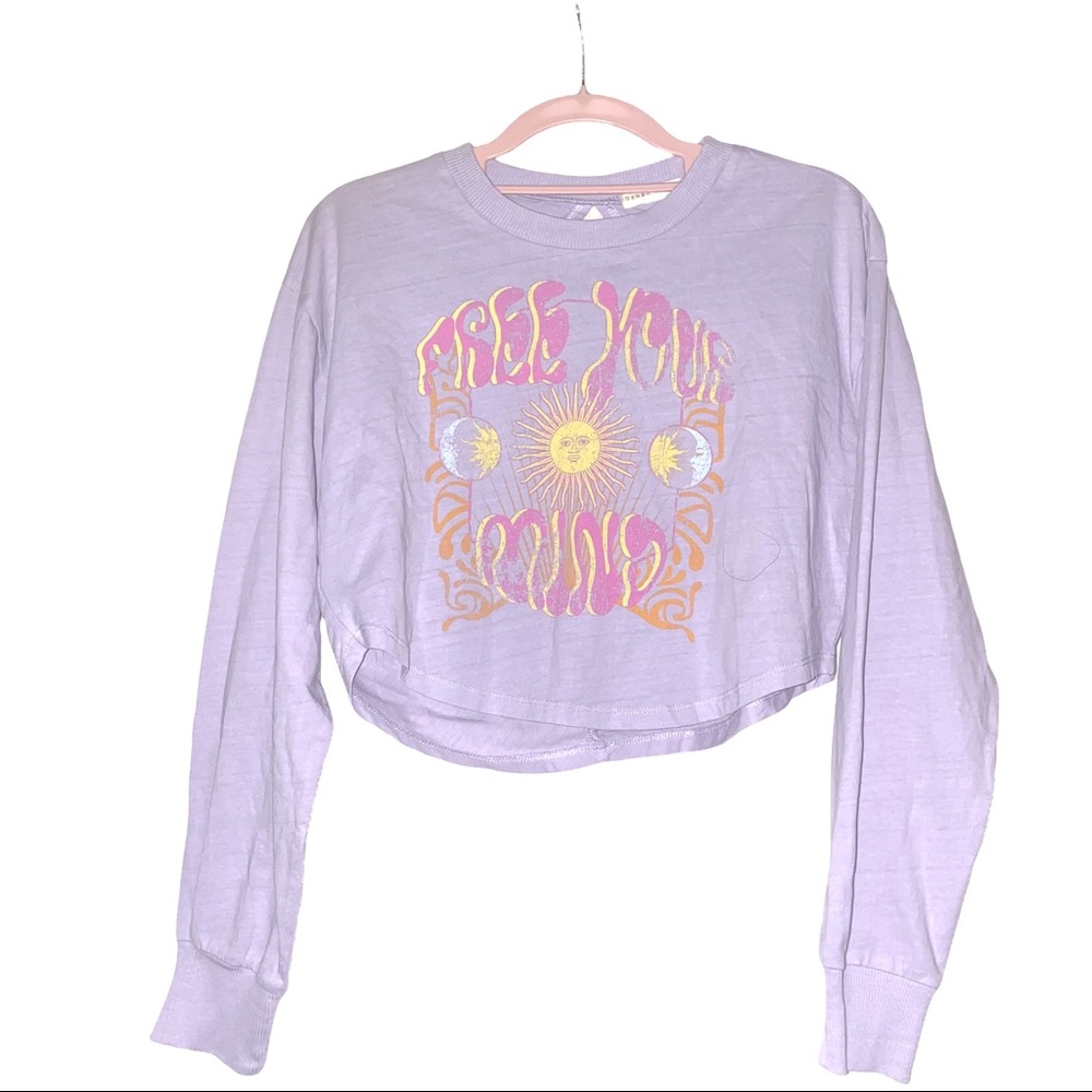 ☾ NWOT Lavendar "Free Your Mind" Open Back Long Sleeve Crop Top ☽